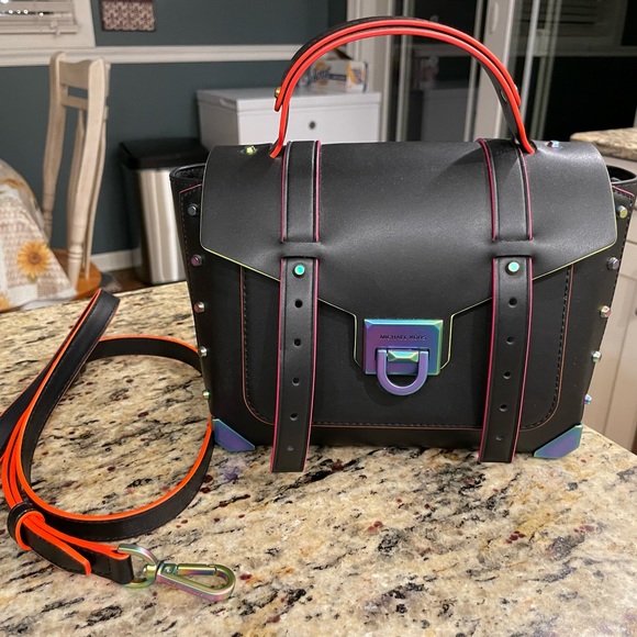 MICHAEL Michael Kors Handbags - LAST CALL Michael Kors Manhattan Medium NWT